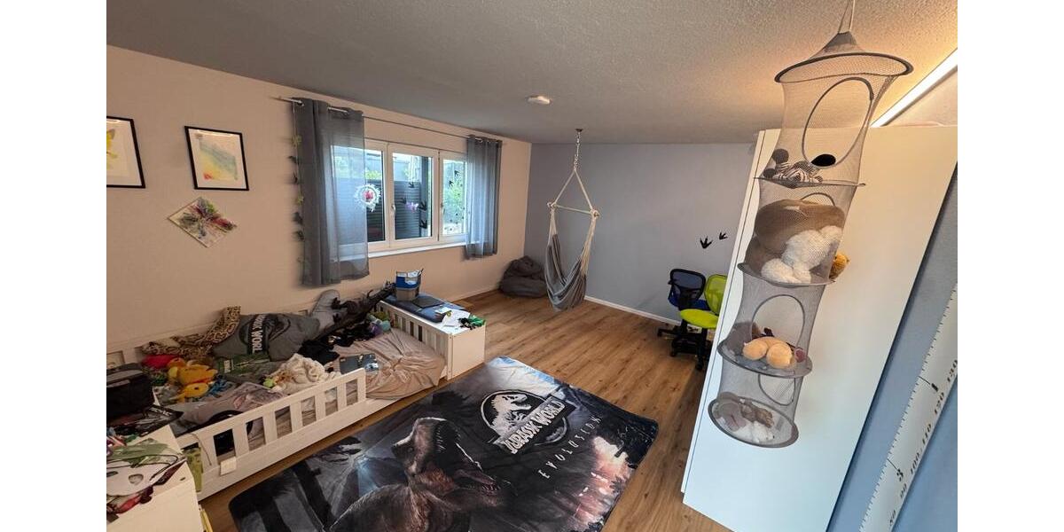 Freistehenden Haus zu vermieten 260m² +Keller geringe Nebenkosten 8 zimmer