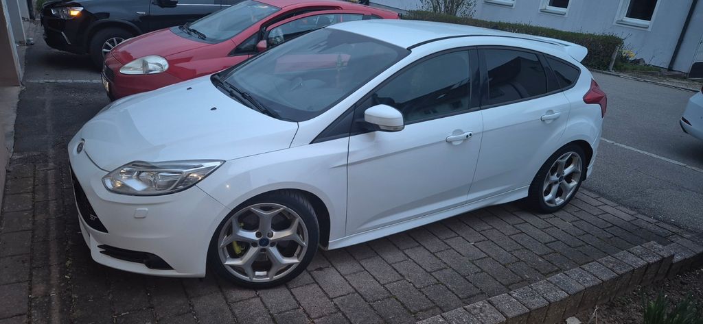 Ford Focus 190.000 km 9.499 &euro; Donaueschingen 78166