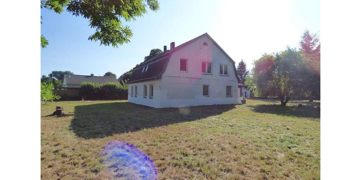 Haus in herrlich ruhiger Lage ! Aufteilung in bis zu 4 Wohnungen möglich ! Planung vorhanden ! Provisionsfrei 7 zimmer