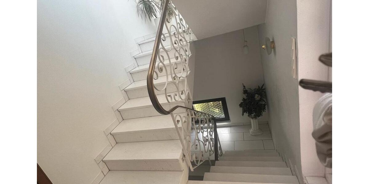 Dachgeschoßwohnung Heiligenhaus - 3 Zimmer, 106 m&sup2;, 900&euro; | Angebot:24337983