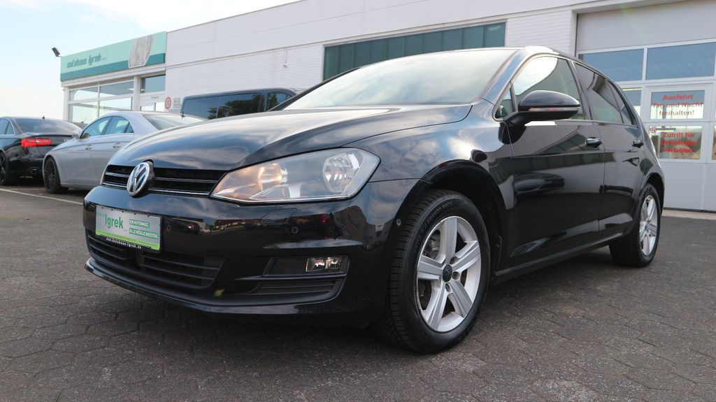 VW Golf 146.984 km 7.990 &euro; Paderborn Schloß-Neuhaus 33104