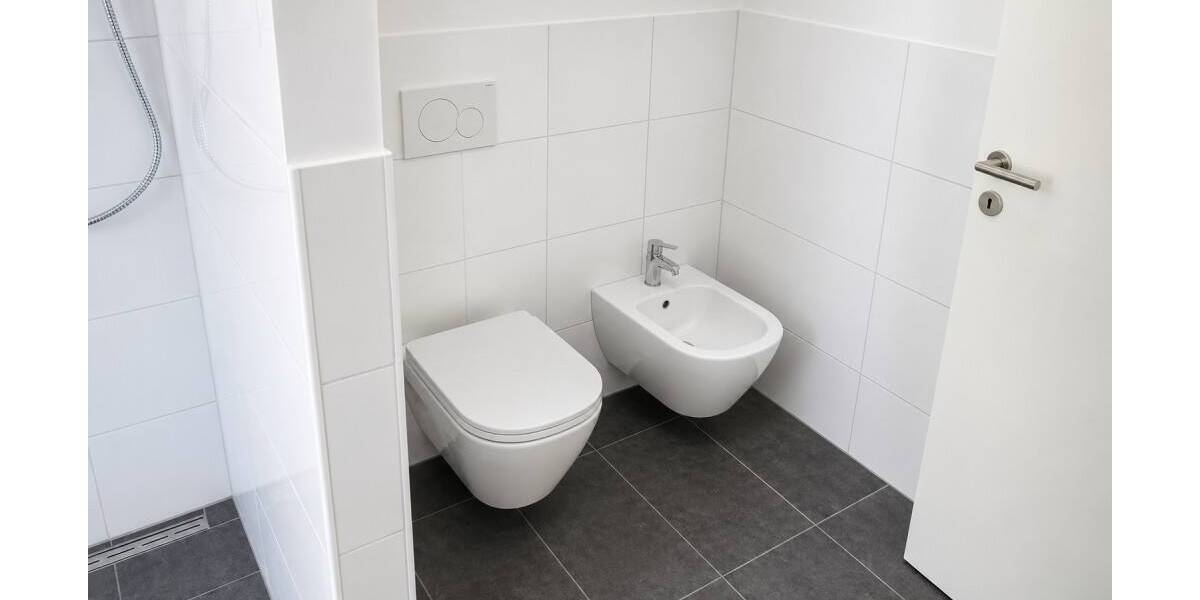 Etagenwohnung Düsseldorf Unterbach - 4 Zimmer, 155 m&sup2;, 2.000&euro; | Angebot:26799425