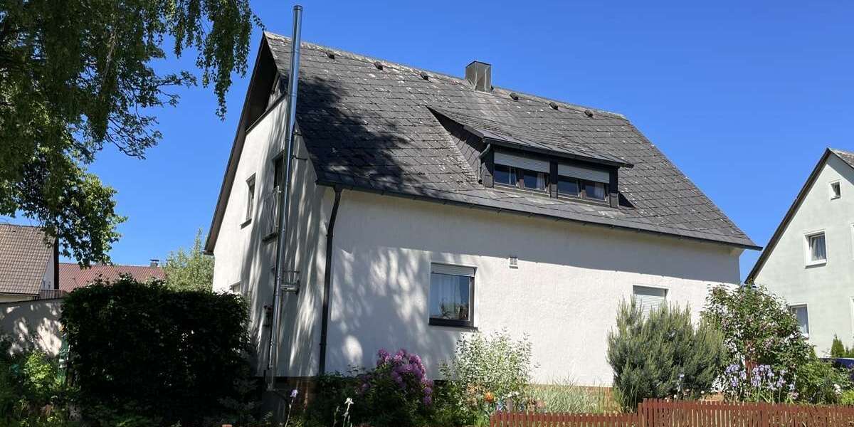 Einfamilienhaus Tirschenreuth - 6 Zimmer, 135 m&sup2;, 180.000&euro; | Angebot:27138985