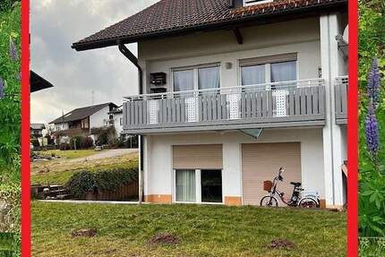 In bester Lage: EFH, ELW (DHH), solide vermietet, in sonniger Aussichtslage 5 zimmer