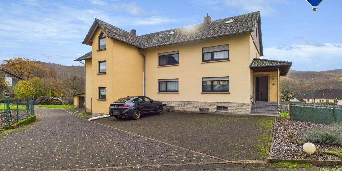 Charaktervolles Zweifamilienhaus mit Charme und viel Platz 8 zimmer