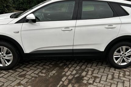Opel Grandland (X) 69.747 km 15.000 &euro; Großefehn 26629