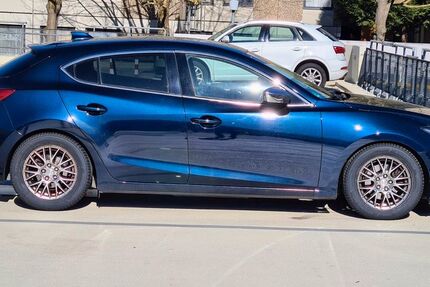 Mazda 3 103.000 km 8.640 &euro; Mainz 55129