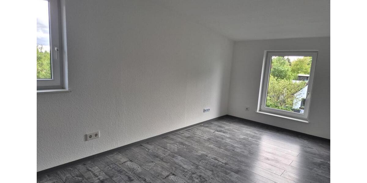 Dachgeschoßwohnung Ganderkesee - 5 Zimmer, 85 m&sup2;, 850&euro; | Angebot:26648691