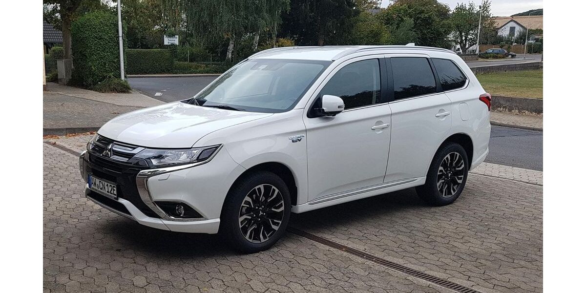 Mitsubishi Plug-in Hybrid Outlander 40.000 km 20.050 &euro; Grafschaft 53501