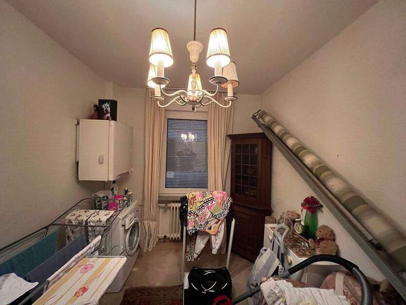 Vier Zimmer Wohnung. Wohnen mit städtischem Komfort. Zentrale Lage - alles befindet sich in der Nähe. 4 zimmer