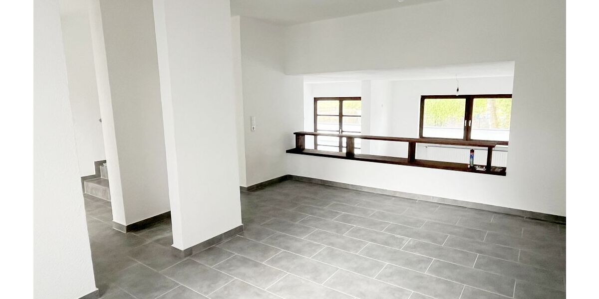 Vielseitig nutzbares Gewerbeanwesen mit großzügigem repräsentativem Wohnhaus zimmer