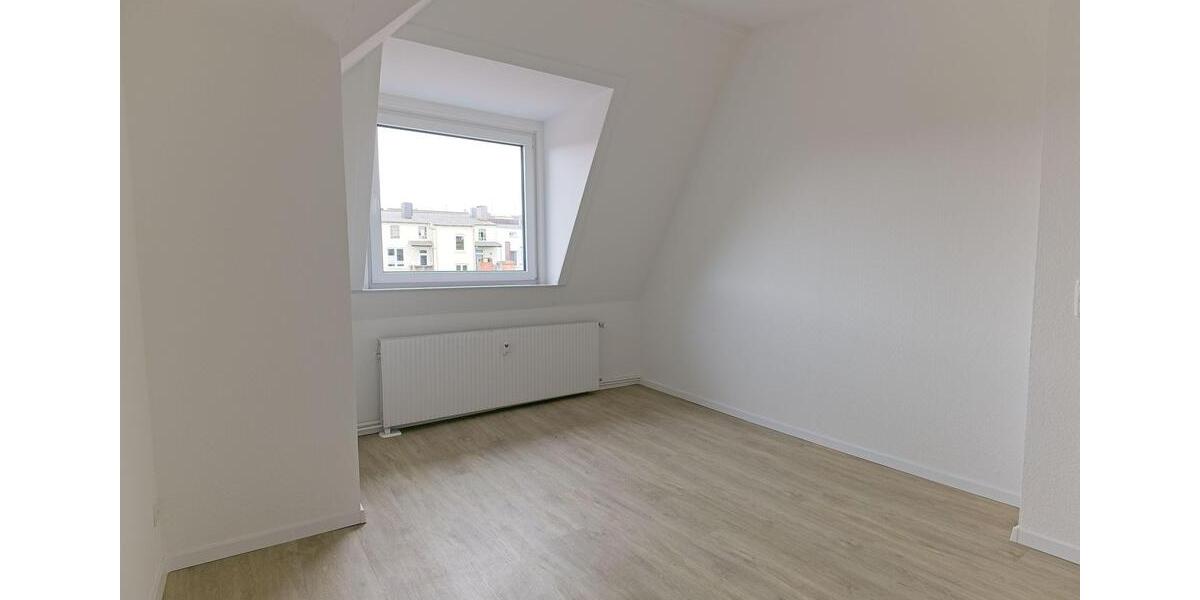 Dachgeschoßwohnung Kiel Südfriedhof - 3 Zimmer, 70 m&sup2;, 960&euro; | Angebot:26386758