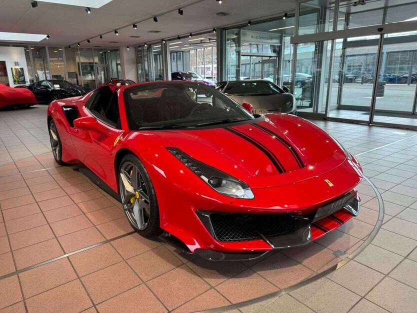 Ferrari 488 1.360 km 709.000 € Hannover 30655