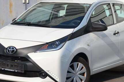 Toyota Aygo 124.806 km 5.490 &euro; Düsseldorf 40599