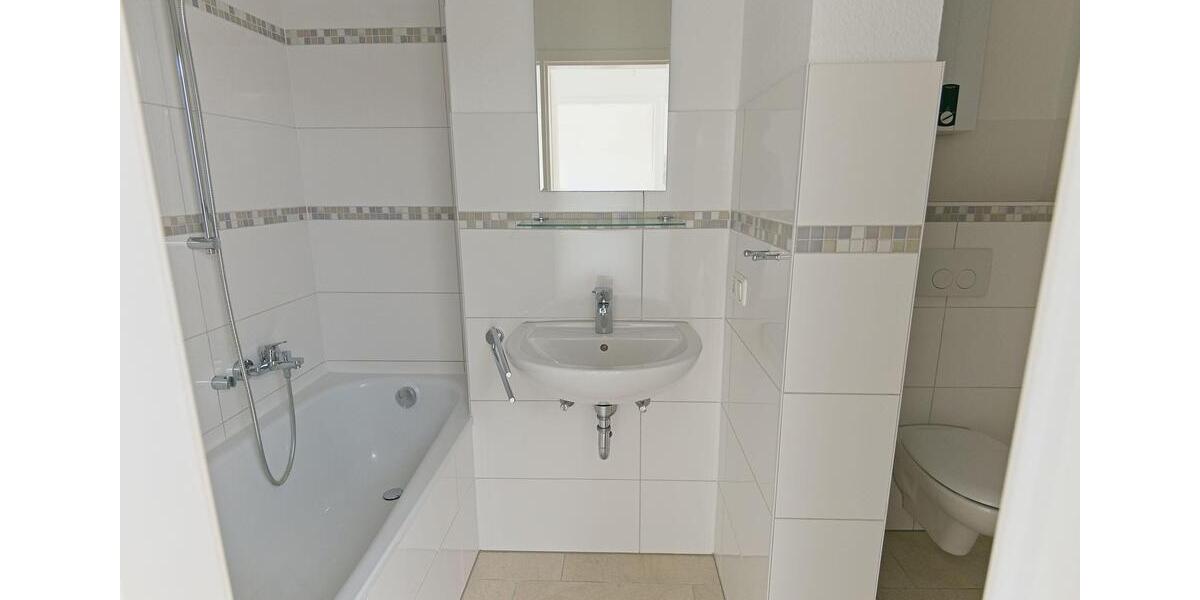 Dachgeschoßwohnung Kiel Südfriedhof - 3 Zimmer, 70 m&sup2;, 960&euro; | Angebot:26386758