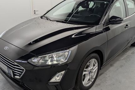 Ford Focus 56.774 km 19.250 € Landau 76829