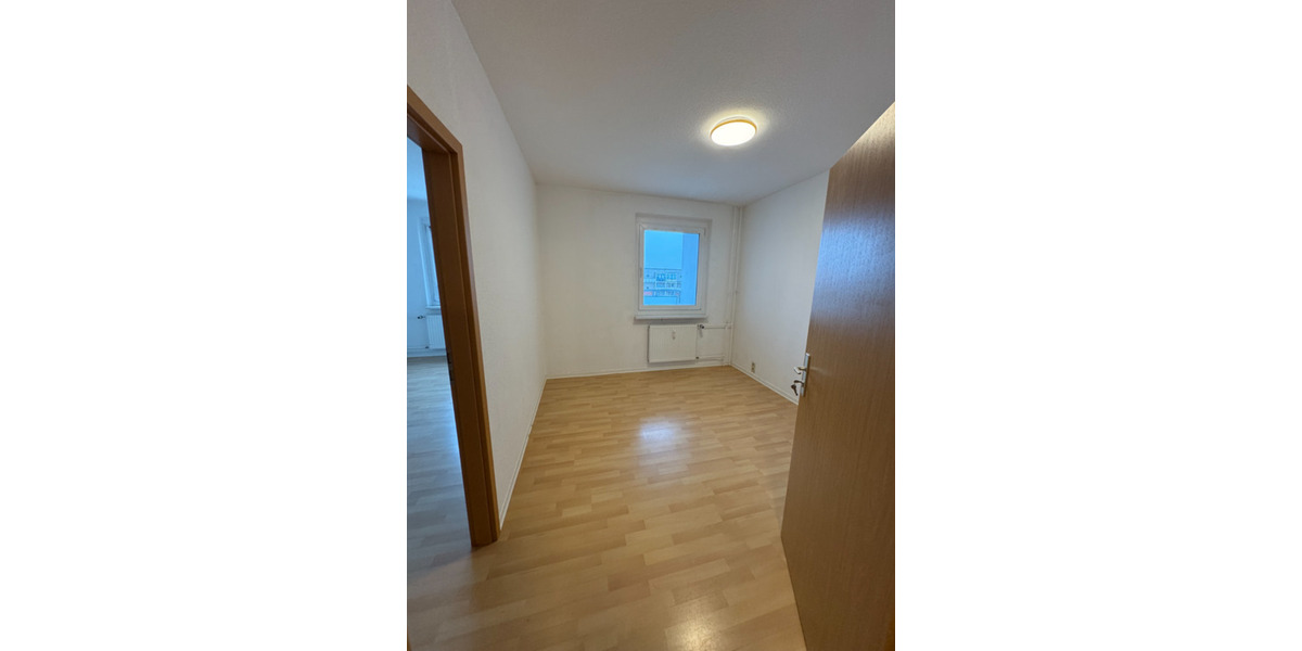 Wohnen auf Zeit Neubrandenburg - 5 Zimmer, 150 m&sup2;, 365&euro; | Angebot:25137078