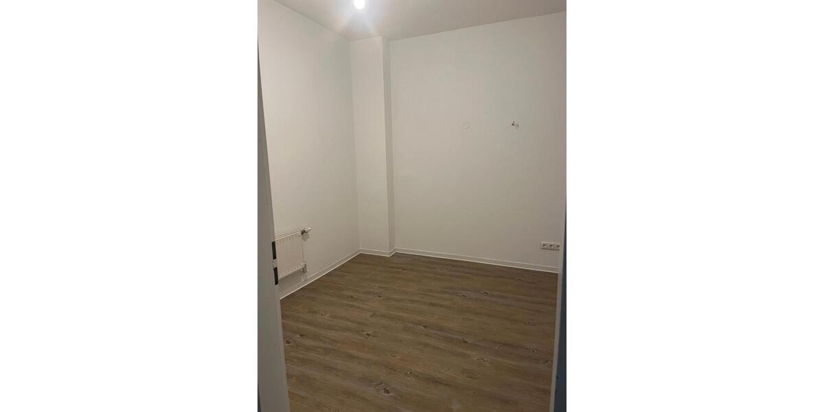 Etagenwohnung Rostock - 5 Zimmer, 157 m&sup2;, 1.700&euro; | Angebot:25959305