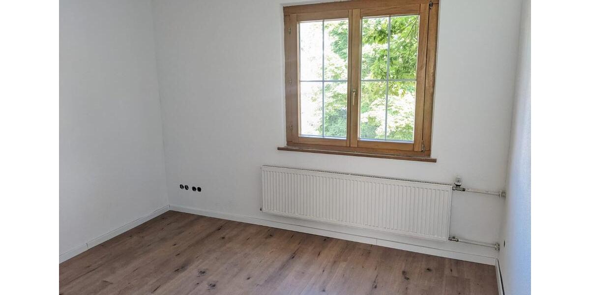 Etagenwohnung Weingarten - 4 Zimmer, 83 m&sup2;, 1.090&euro; | Angebot:26268905