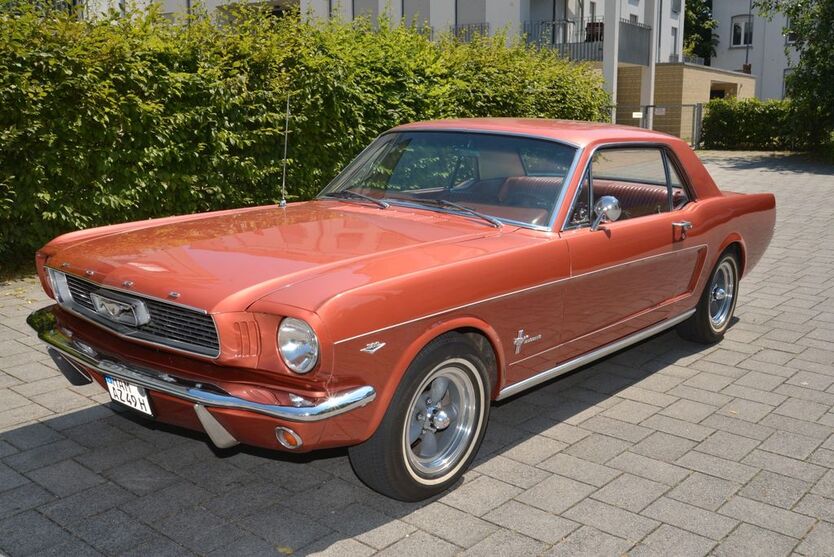 Ford Mustang 122.571 km 29.966 € Hamm 59065