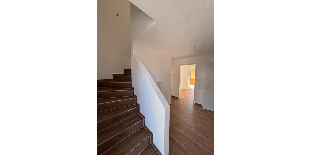 Maisonettenwohnung Langquaid - 4 Zimmer, 82 m&sup2;, 1.170&euro; | Angebot:26677652