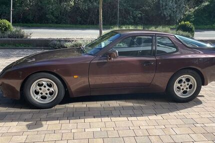 Porsche 944