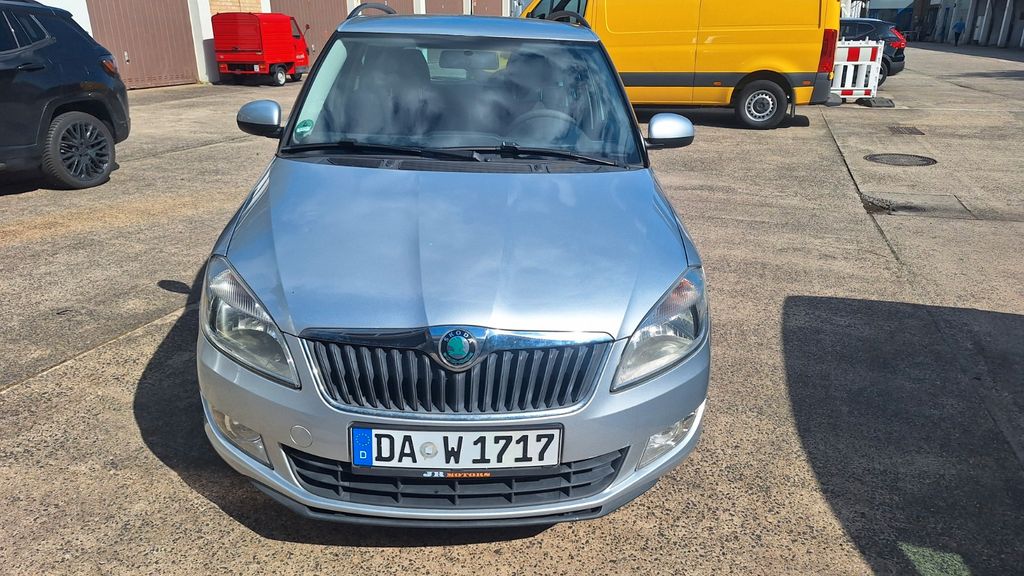 Skoda Fabia 211.478 km 2.300 &euro; Frankfurt 60528