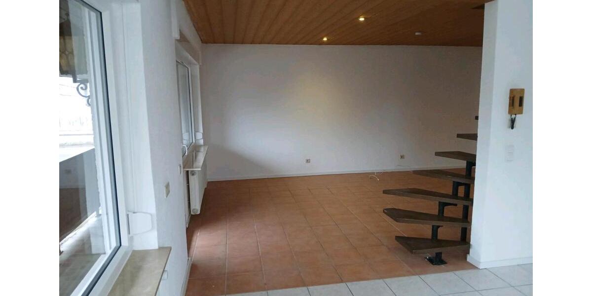 Maisonettenwohnung Maikammer - 4 Zimmer, 140 m&sup2;, 1.600&euro; | Angebot:26412990