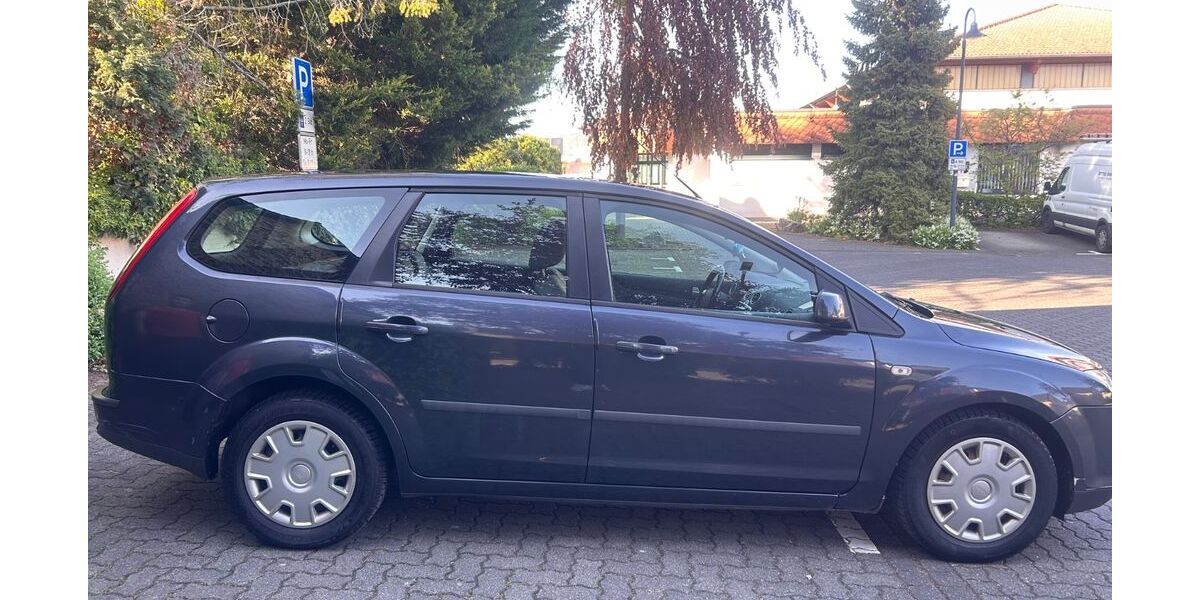 Ford Focus 180.000 km 2.600 &euro; Sankt sebastian 56220