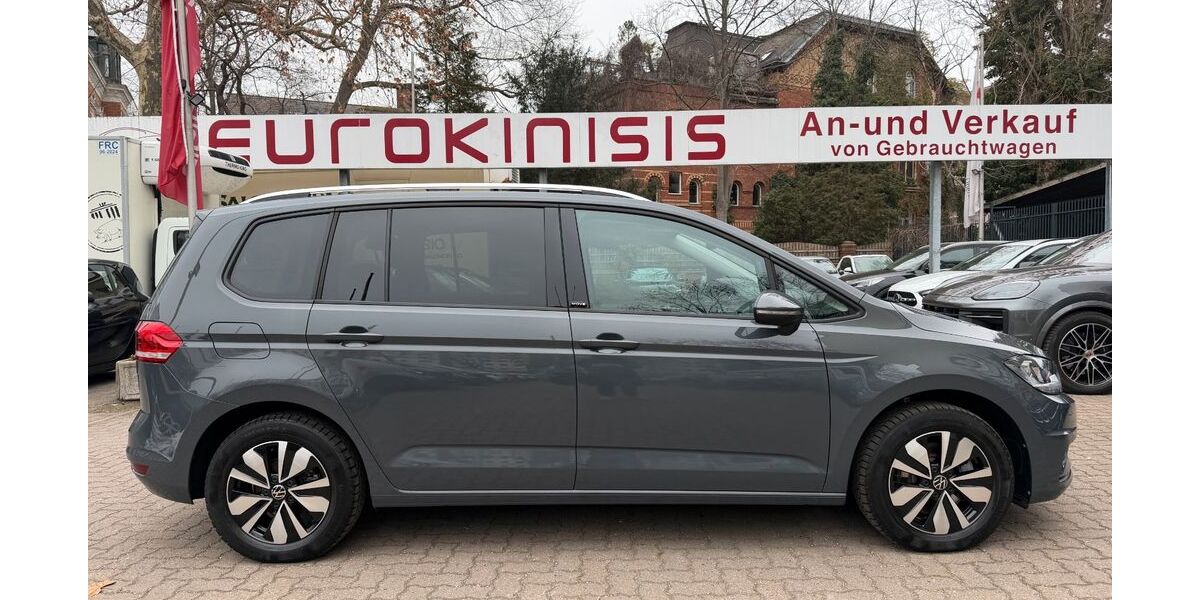 VW Touran 15.000 km 31.600 &euro; Berlin 10787