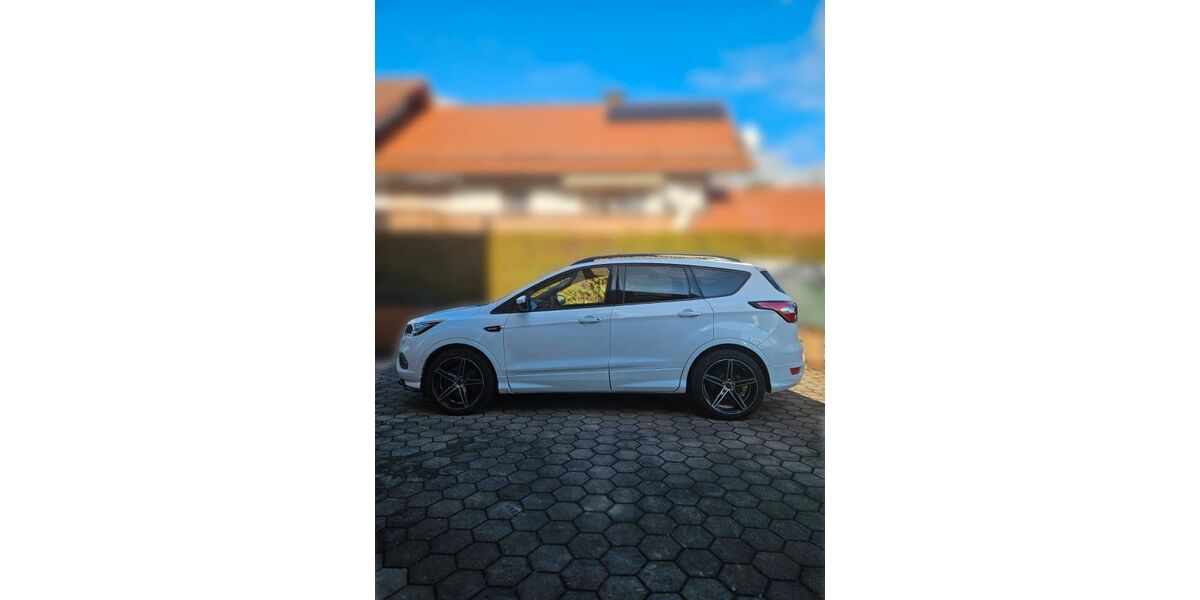 Ford Kuga 93.000 km 15.900 &euro; Rieden 87668