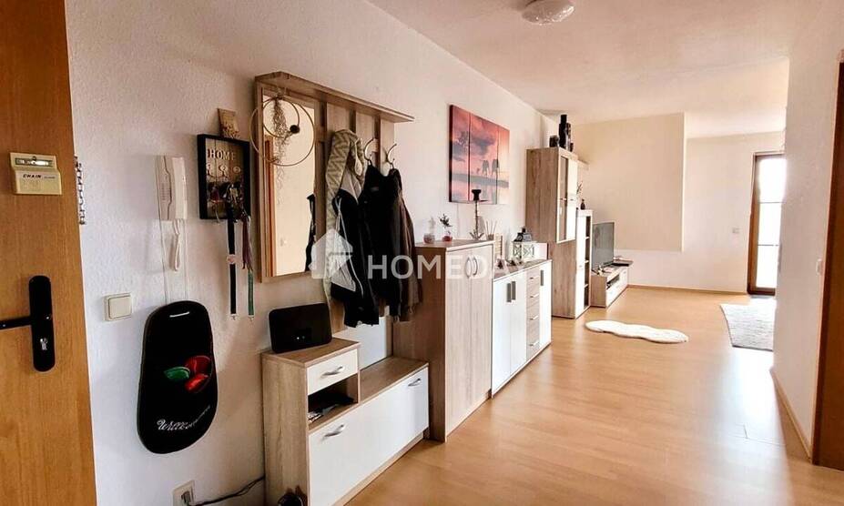 Attraktive Dachgeschosswohnung mit 2 Zimmern, Balkon und Gartennutzung in Eischleben 2 zimmer