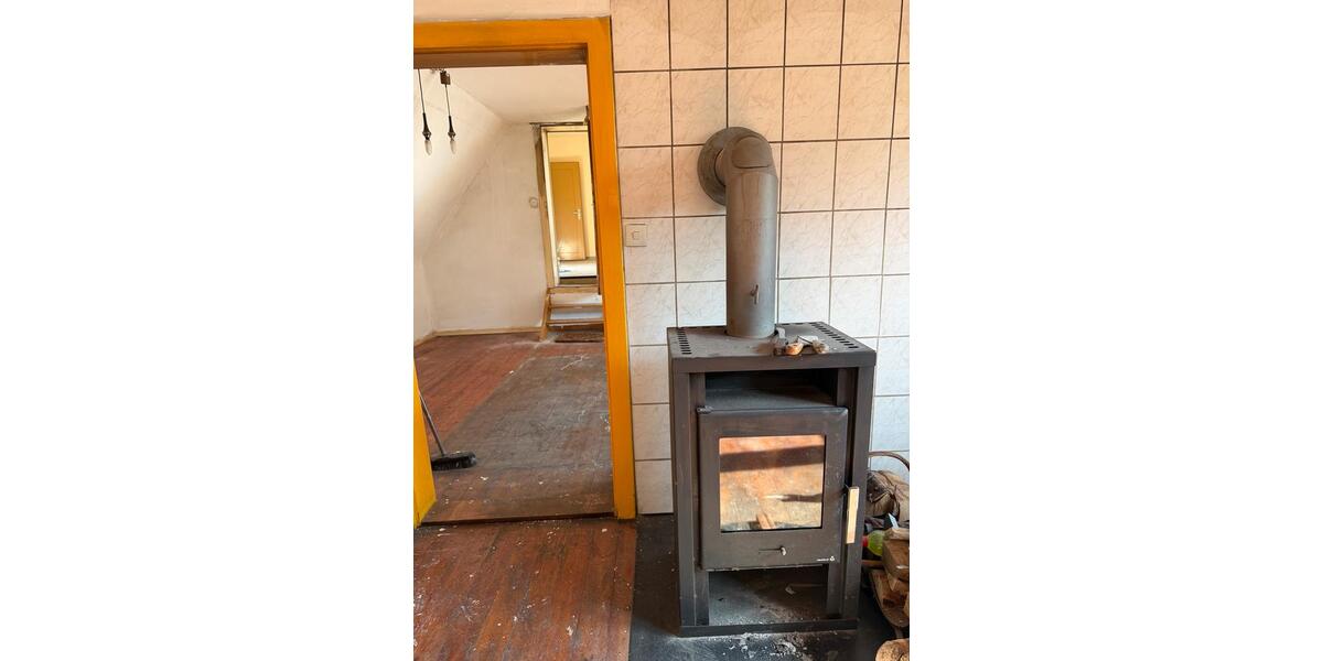 Einfamilienhaus Einbeck - 8 Zimmer, 200 m&sup2;, 200.000&euro; | Angebot:27091009
