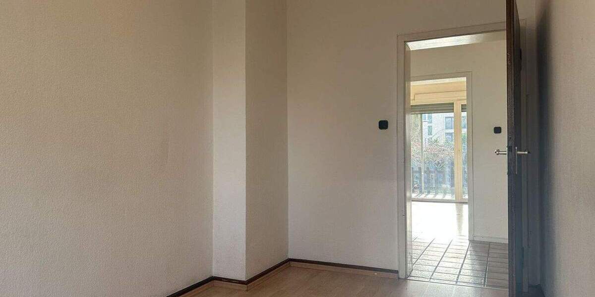 Etagenwohnung Mönchengladbach Stadtmitte - 4 Zimmer, 85 m&sup2;, 950&euro; | Angebot:24823597