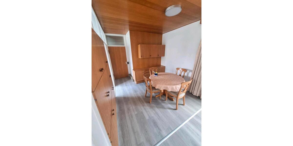 Erdgeschoßwohnung Höchberg - 5.5 Zimmer, 175 m&sup2;, 1.850&euro; | Angebot:26236110