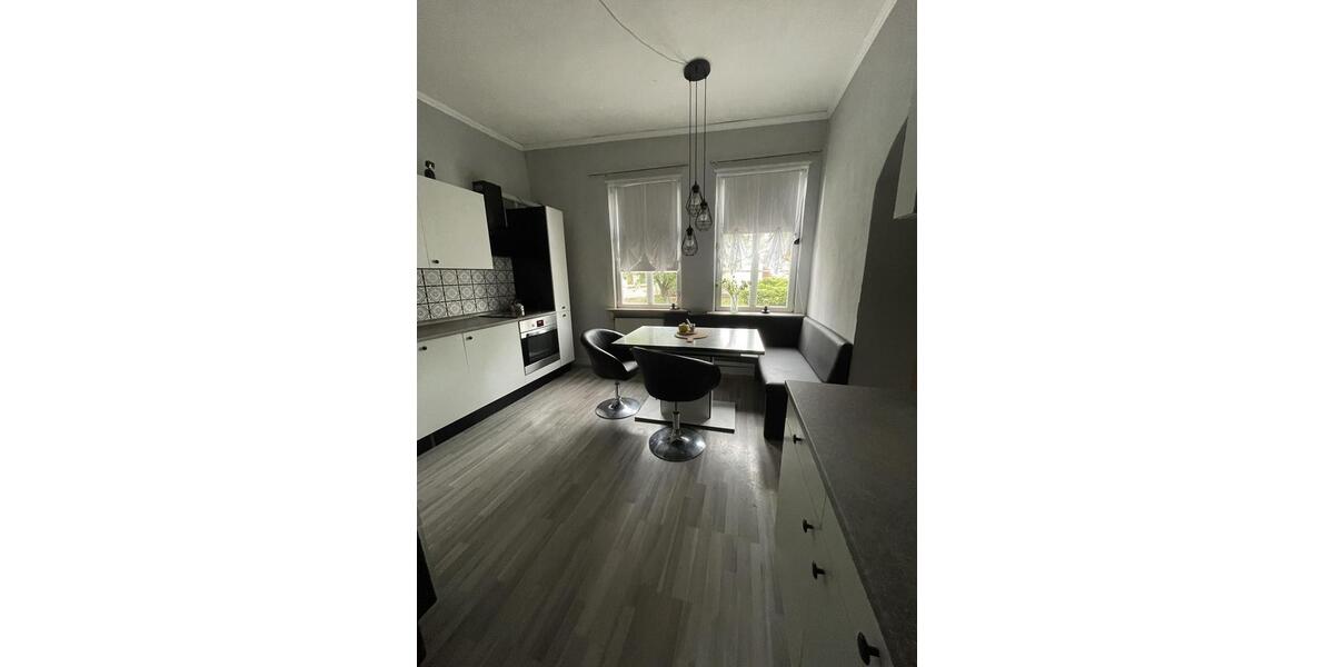 Erdgeschoßwohnung Diemelsee - 4 Zimmer, 130 m&sup2;, 820&euro; | Angebot:24740616