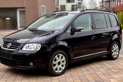 VW Touran 124.999 km 8.299 &euro; Norderstedt 22848