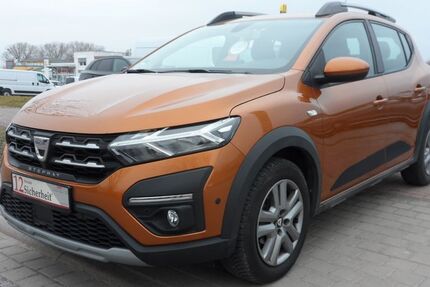 Dacia Sandero 30.183 km 15.490 € Greifswald 17489