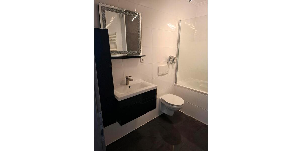 Etagenwohnung Hameln Kernstadt - 4 Zimmer, 96 m&sup2;, 150.000&euro; | Angebot:27029102