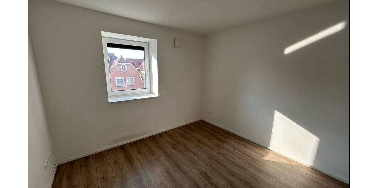 Etagenwohnung Wassertrüdingen - 4 Zimmer, 95 m&sup2;, 300.000&euro; | Angebot:26388716