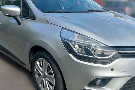 Renault Clio 88.000 km 8.925 &euro; Nürnberg 90431