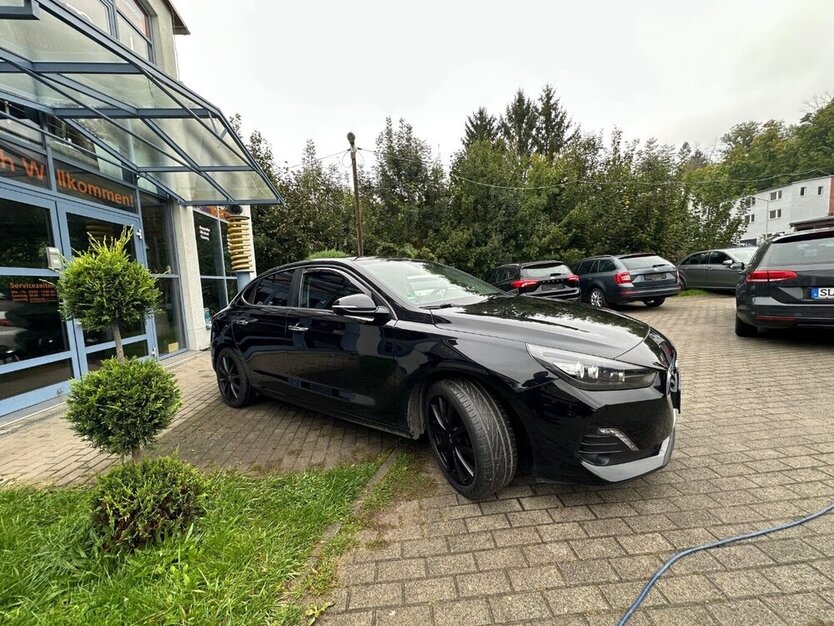 Hyundai i30 Fastback Fastback 1.4 T-GDI 140.000 km 11.990 € Rudolstadt 07407