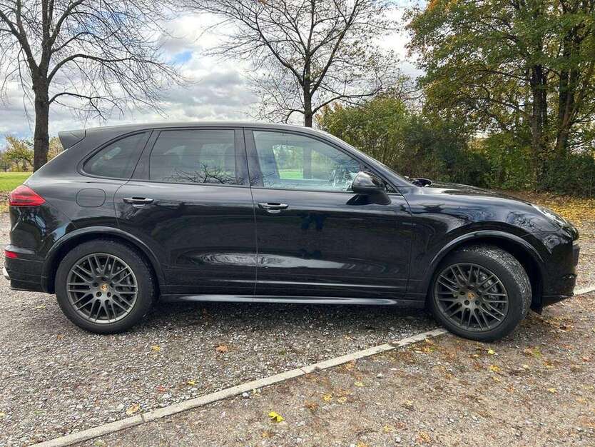 Porsche Cayenne 93.000 km 42.900 € Leonberg 71229