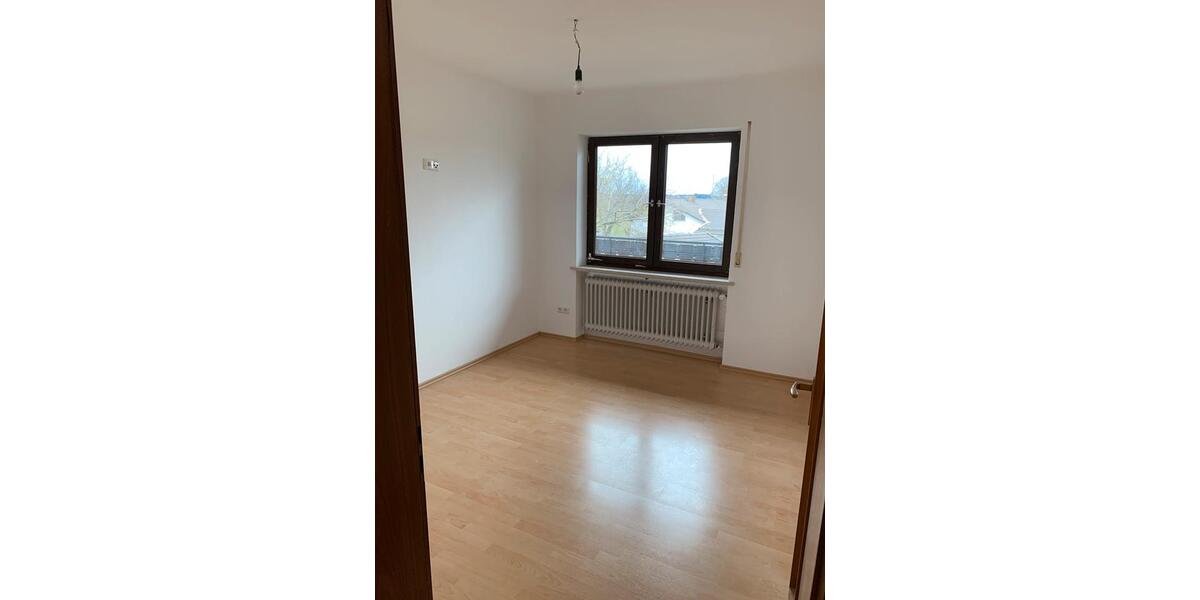 Etagenwohnung Trostberg - 5 Zimmer, 149 m&sup2;, 980&euro; | Angebot:26387114