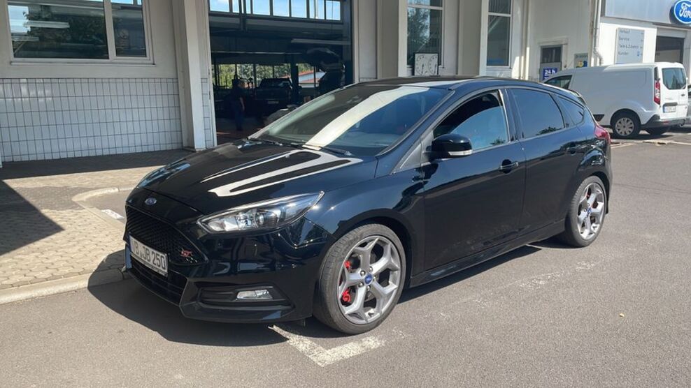 Ford Focus 135.348 km 13.375 € Lauterbach 36341