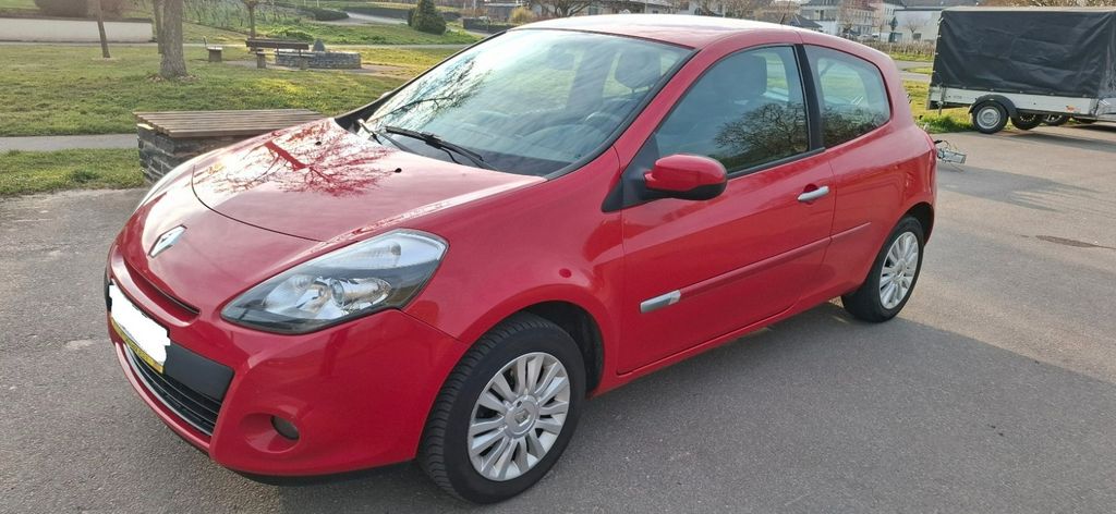 Renault Clio 164.000 km 2.400 &euro; Leiwen 54340