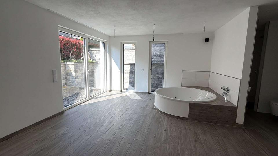 Villa Bad Camberg - 8 Zimmer, 459 m&sup2;, 3.200&euro; | Angebot:26249396