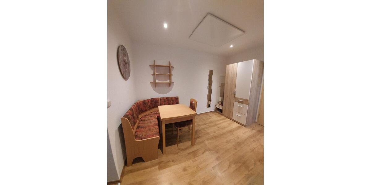 Dachgeschoßwohnung Essen Stadtbezirk IV - 1 Zimmer, 30 m&sup2;, 500&euro; | Angebot:25541310