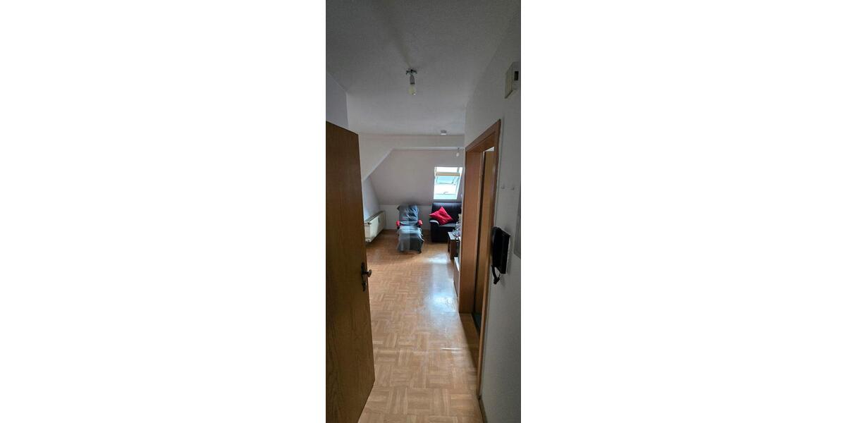 Dachgeschoßwohnung Roding - 2 Zimmer, 43 m&sup2;, 470&euro; | Angebot:25497519