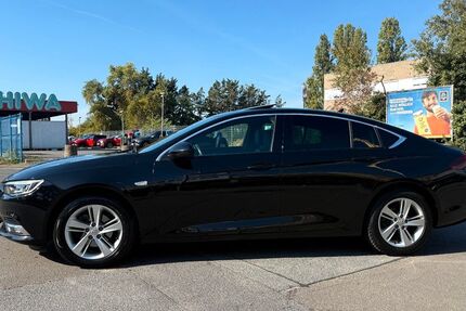 Opel Insignia 89.381 km 16.950 &euro; Raunheim 65479